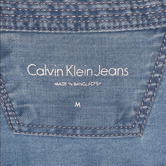 Men’s Calvin Klein shirt - Picture 3 of 3